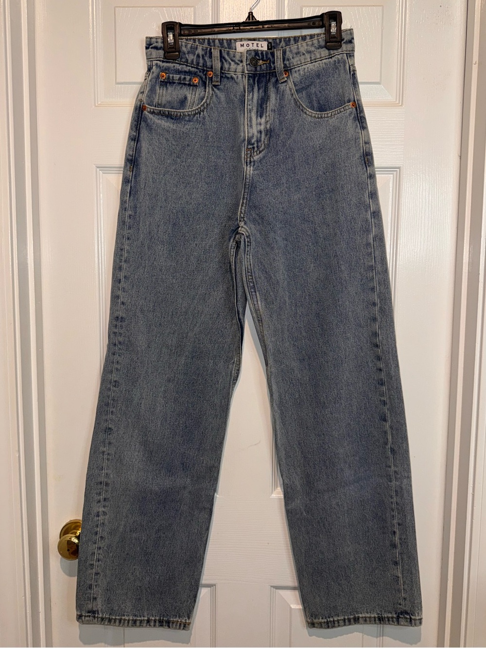 Motel Rocks High-Rise Straight Leg Jeans in Light Wash. Size XXS